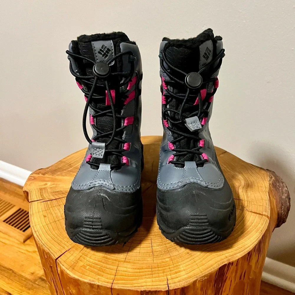 Columbia Charcoal and Fuchsia waterproof Winter Boots NWOT 2 Snow Outdoors